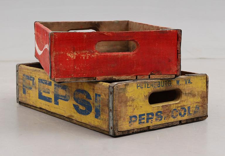 LÄSKBACKAR, 2 st, 1900-tal, Pepsi och Coca-Cola.