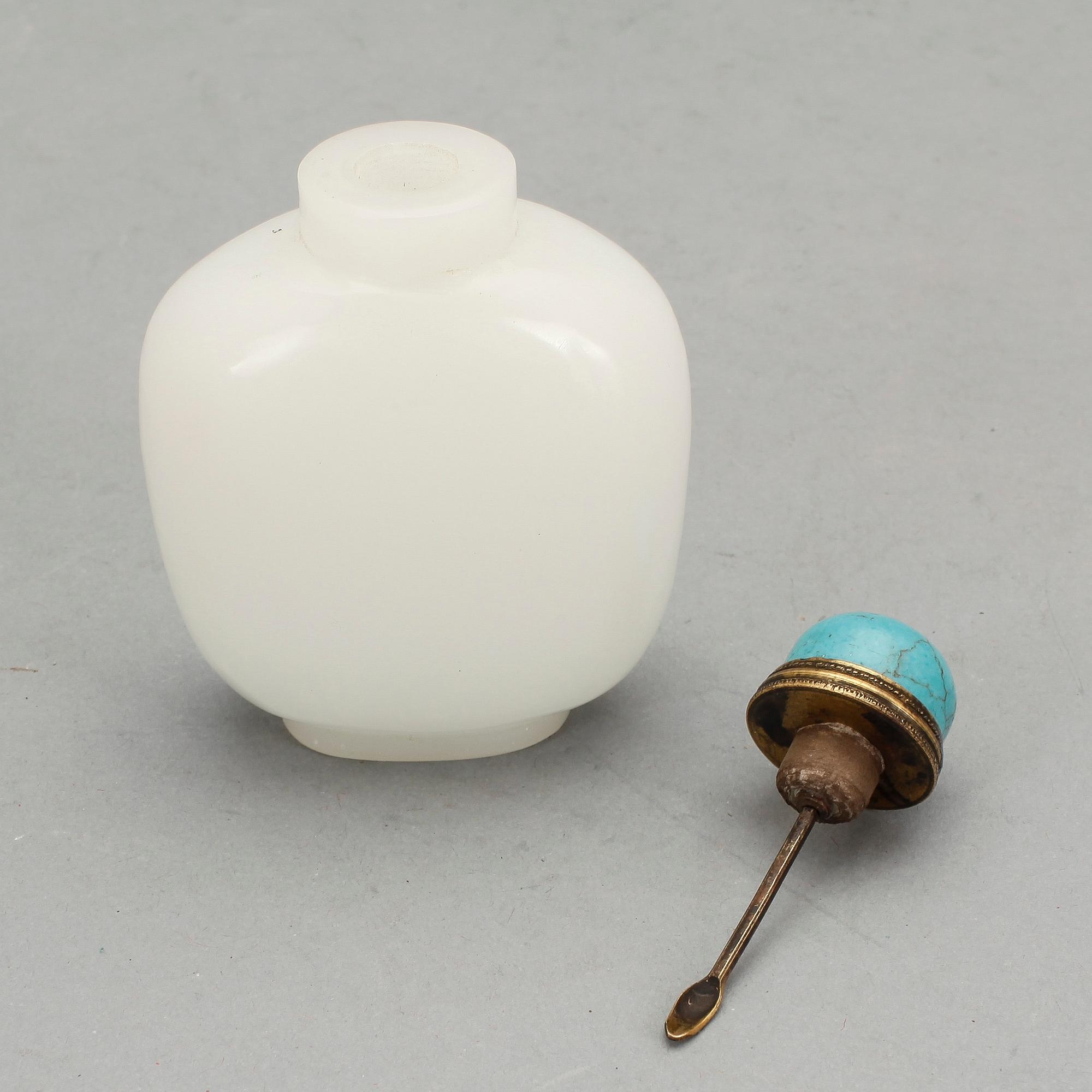 SNUSFLASKA, nefrit, Kina 1900-tal.