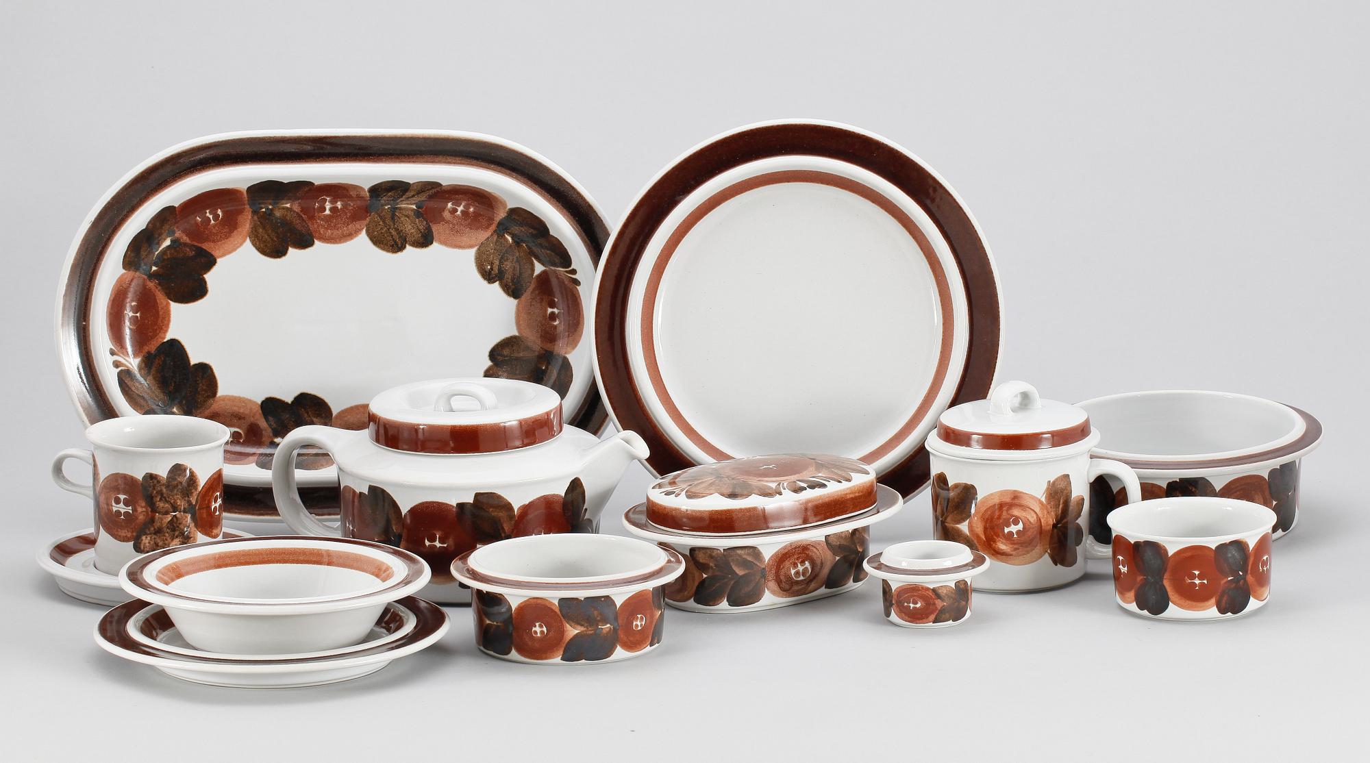 SERVIS, 37 delar, porslin, Ulla Procopé, Arabia, 1960-70-tal.