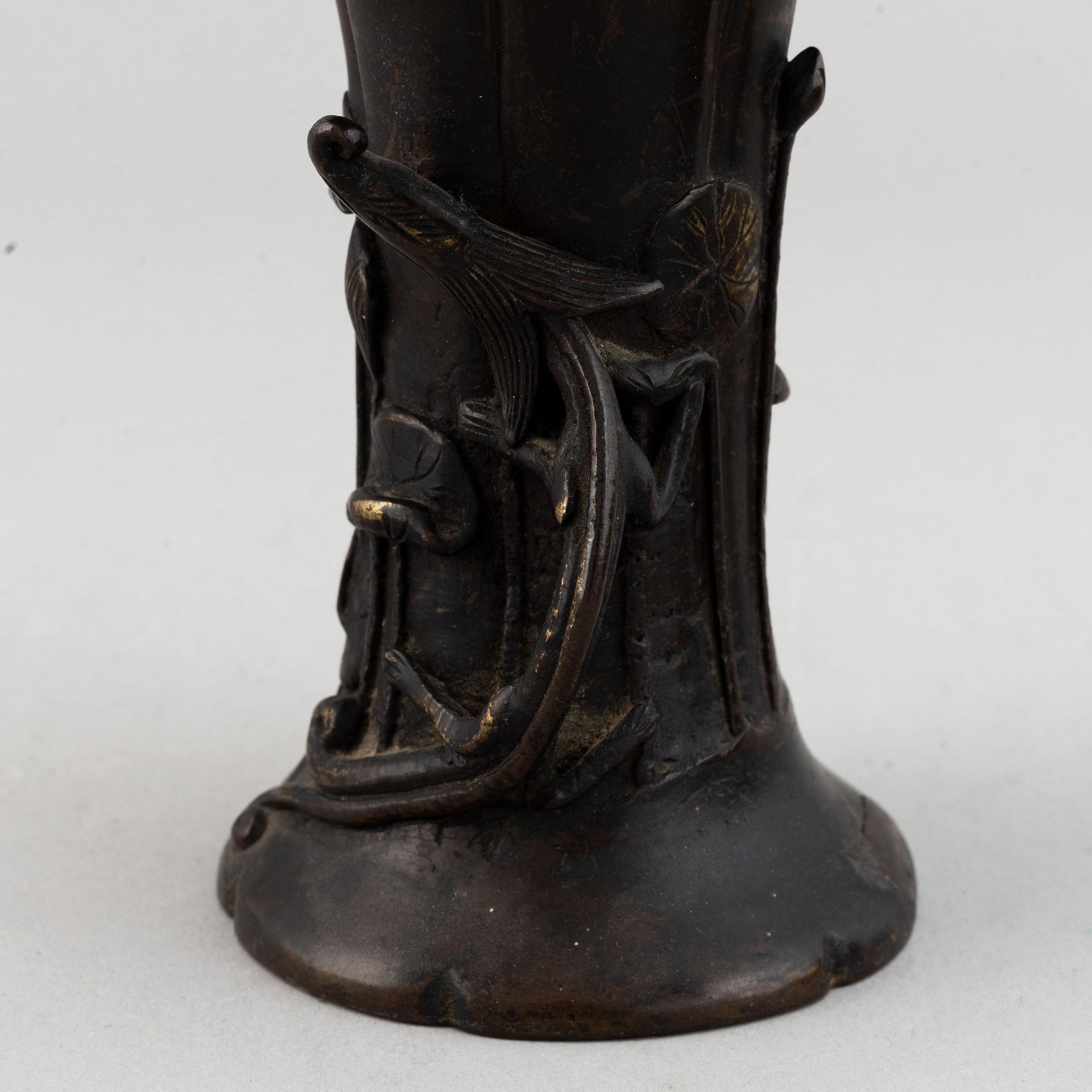 A bronze vas and two censers, China, 20th Century.