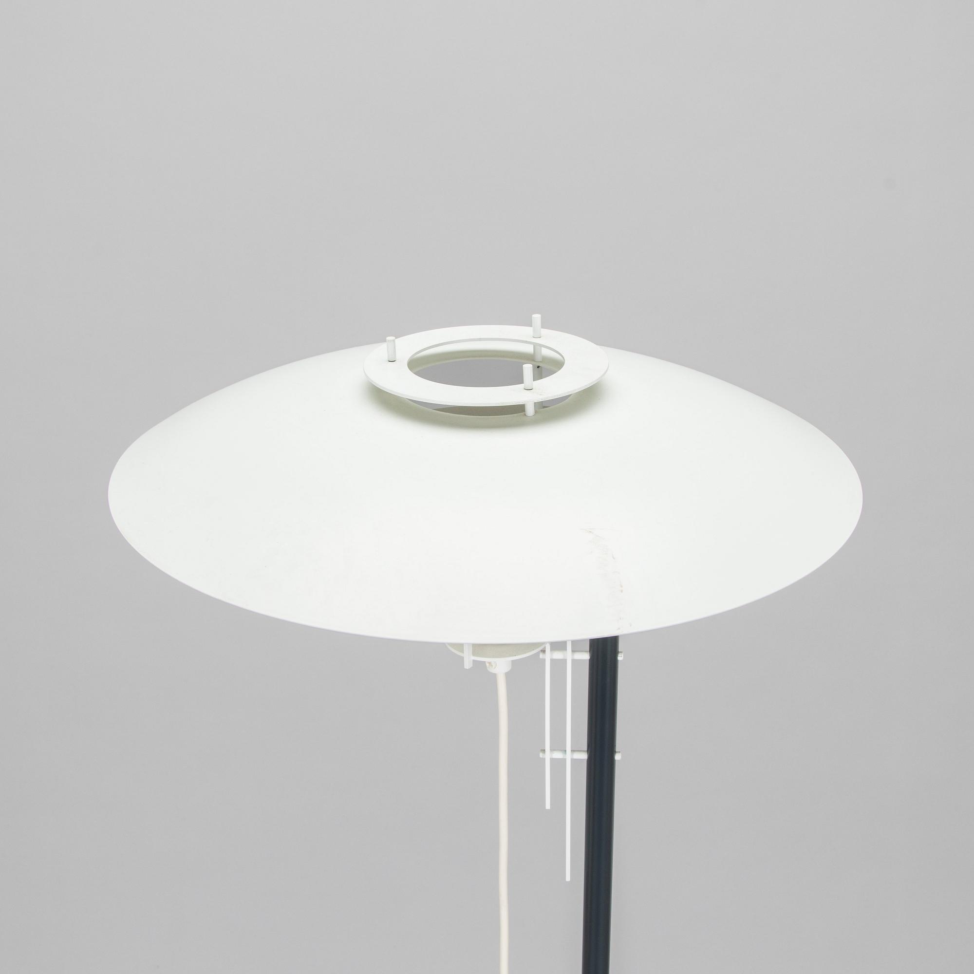 Juha Leiviskä, A 21th century floor lamp, Valaisinpaja for Artek.