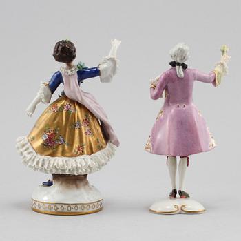 FIGURINER, 2 st, porslin, omkring 1900-talets mitt.