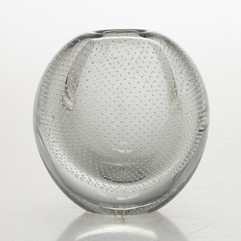 Gunnel Nyman, A glass vase, model 'GN 17', signed G. Nyman Nuutajärvi Notsjö -53.