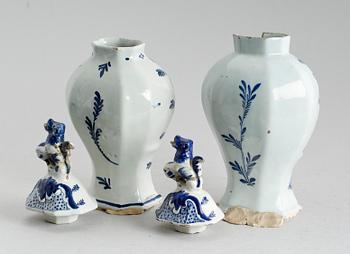 LOCKURNOR, 2 st, fajans, Delft, 1700-/1800-tal.