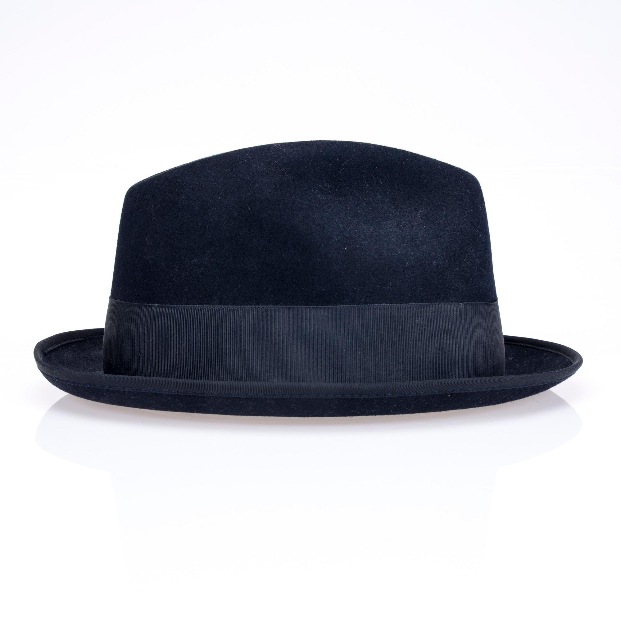 HATTAR, 2 st, Harrison.