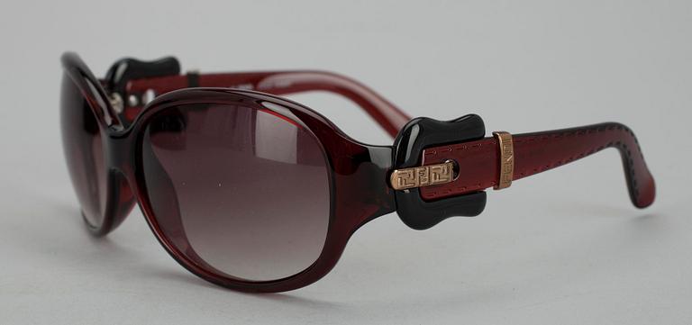SOLGLASÖGON, Fendi.