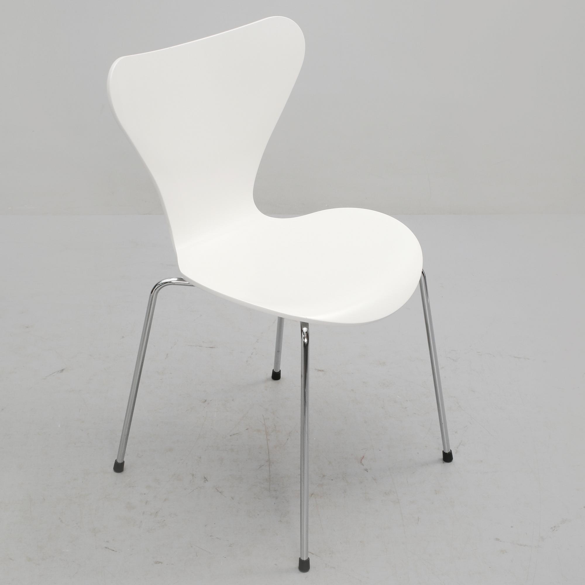 STOLAR, 4 st, "Sjuan", Arne Jacobsen, Fritz Hansen, Danmark, 2005.