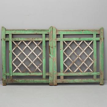 GRINDAR, ett par, 1900-talets början.