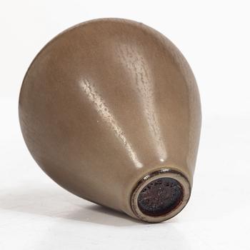 Berndt Friberg, A stoneware miniature vase, stoneware, Gustavsberg Studio.