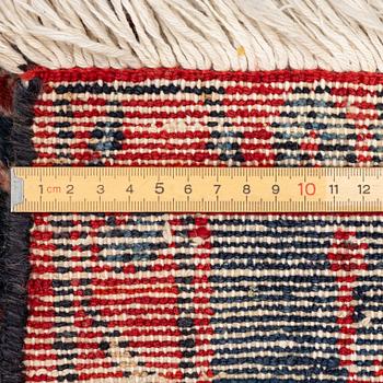 Matta, Nahavand, ca 250 x 160 cm.