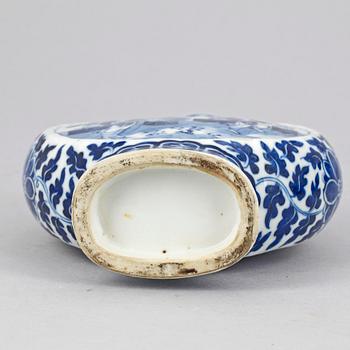 PILGRIMSKRUS, porslin, Kina, 1800-tal.