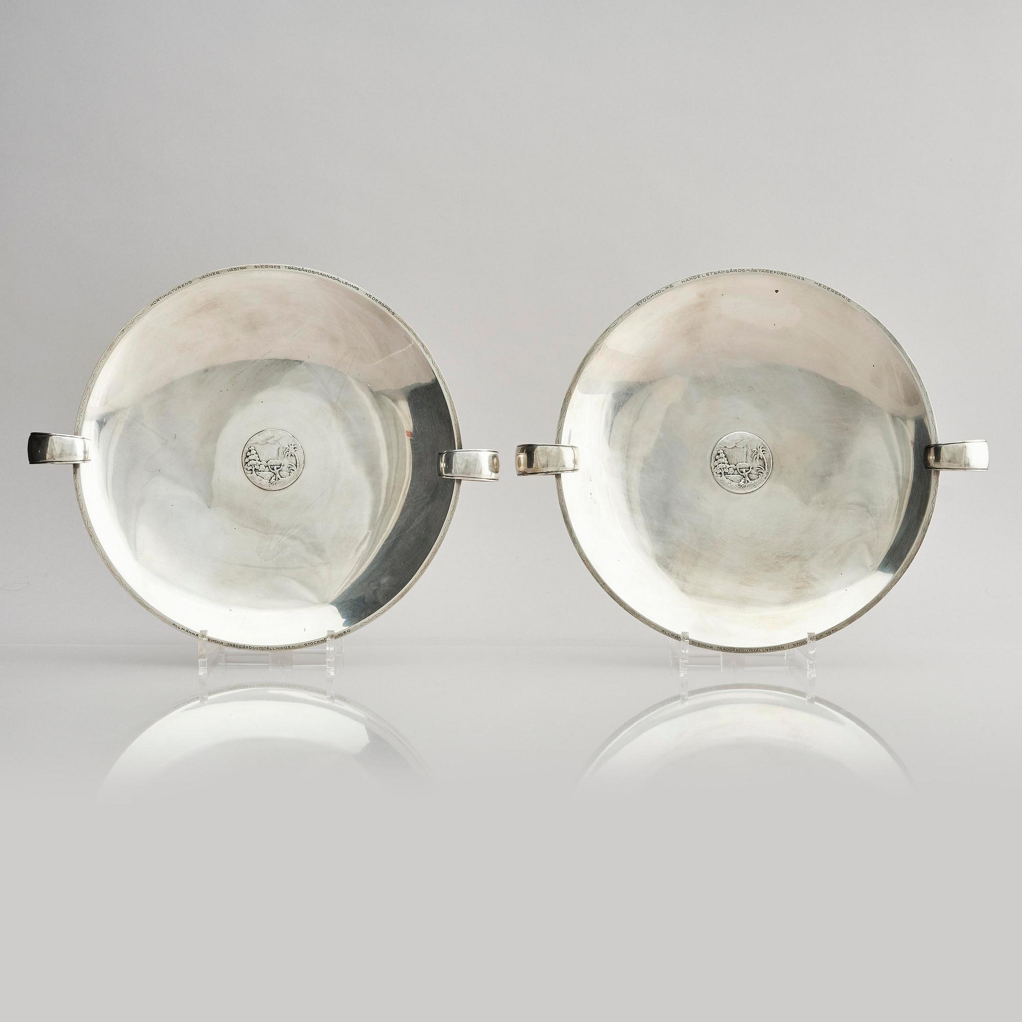 Two sterling silver bowls with handles, Atelier Borgila, designed by Erik Fleming, Stockholm 1930.
