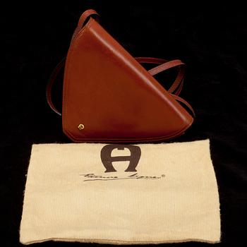 VÄSKA, crossbody, Etienne Aigner.