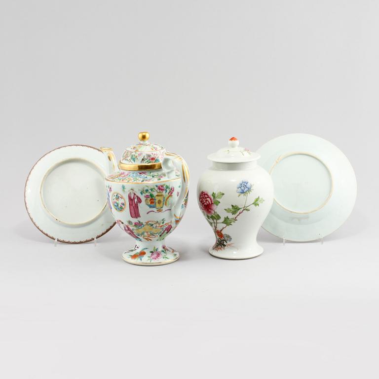 PARTI PORSLIN, 4 delar, Kina, 1700-tal, 1800-tal samt 1900-tal.