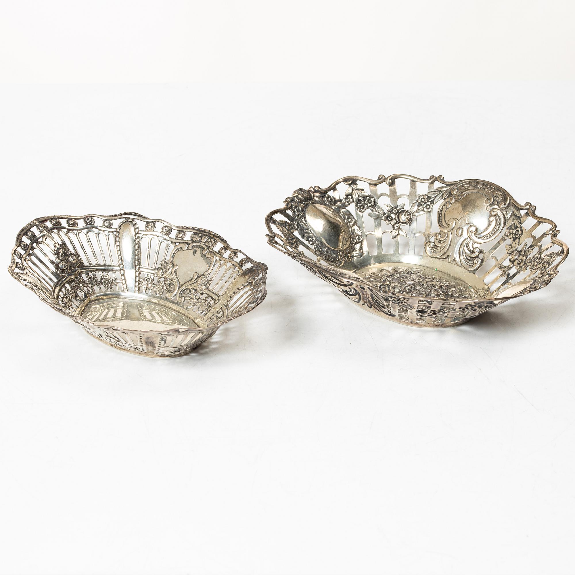 Gallerskålat, 2 st, silver, 1900-tal.