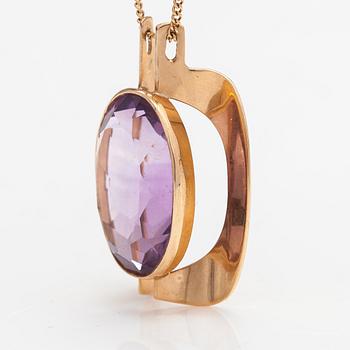 Eero Rislakki, A 14K gold necklace with an amethyst. Westerback, Helsinki 1960.