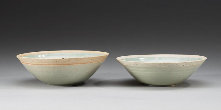 Two pale celadon glazed bowl, Song/Yuan dynasty.