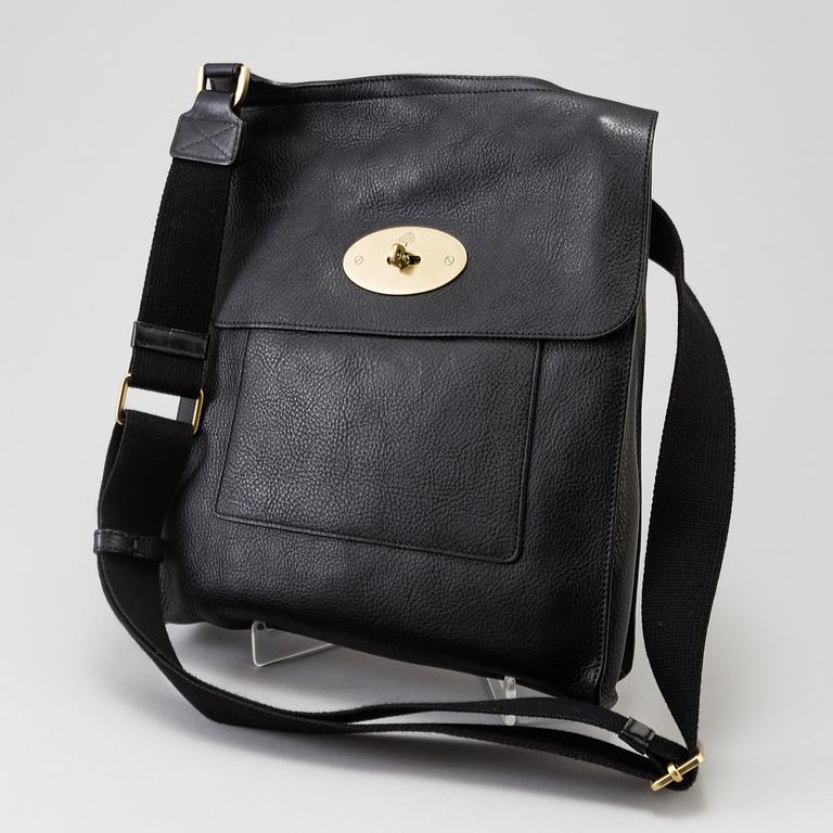 A Mulberry "Anthony Messenger Black" shoulder bag.