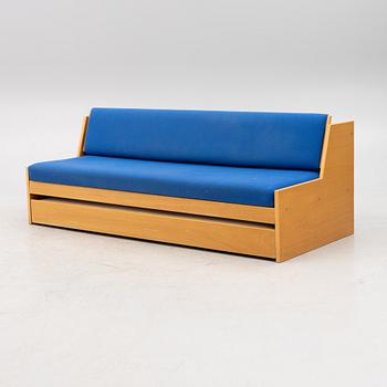 Hans J. Wegner, a model "GE 261" sofa bed, Getama, Denmark.