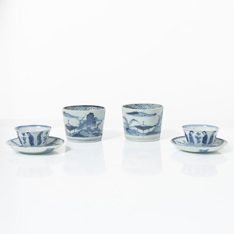 Koppar med fat, 2 stycken samt koppar, 2 stycken. porslin Kina 1700/1800-tal.