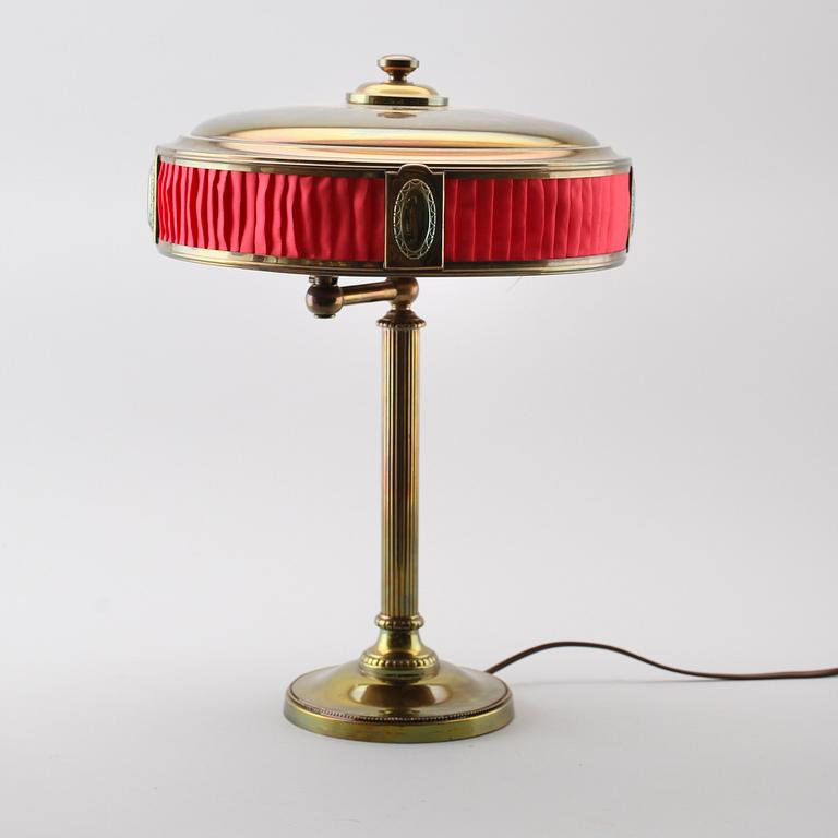 BORDSLAMPA, 1900-talets andra hälft.