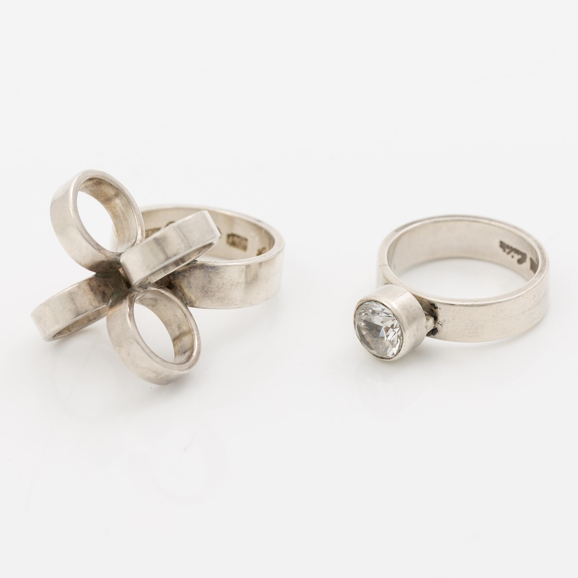 Cecilia Johansson, ringar, 2 st, samt ett par örhängen, silver och förgyllt silver.