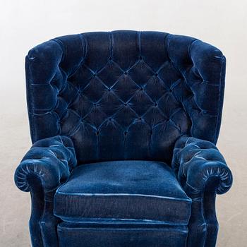 An Wade Upholstry Long Eaton sofa and Armchair, 1970/80:s Enland.