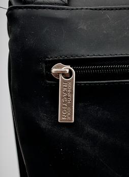 VÄSKA, Reaction, Kenneth Cole.