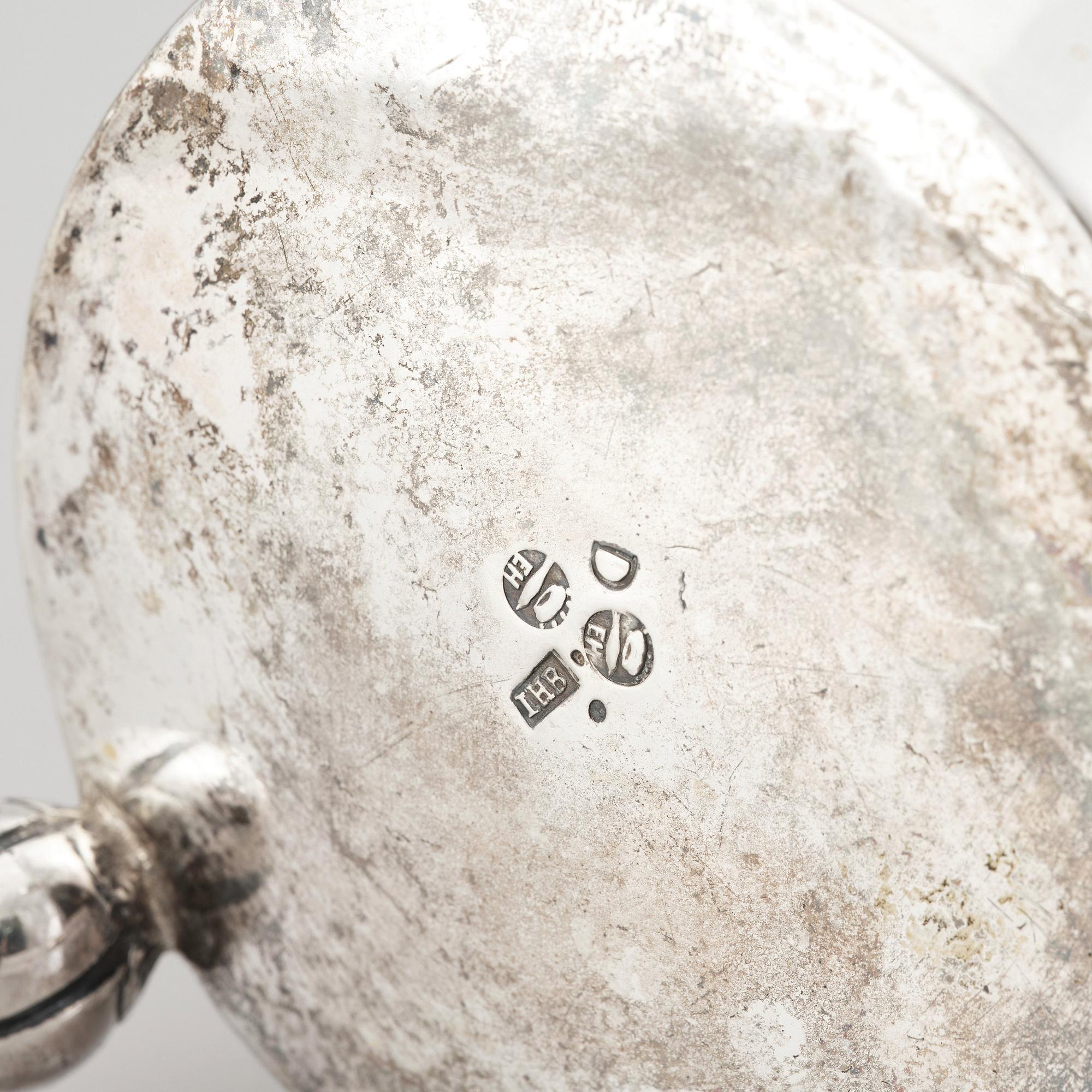 Dryckeskanna, silver, sannolikt Danmark 1600-talets andra hälft, omstämplad av Jöns Holmberg, Ängelholm 1762.