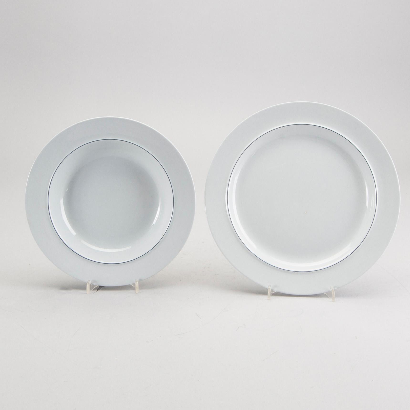 Grethe Meyer, "Blue Edge", tableware, 100 dlr, Royal Copenhagen and Aluminia.