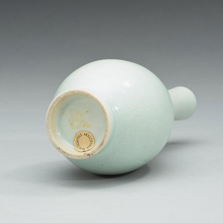 VAS, porslin. Qing dynastin, Kangxi (1662-1722).