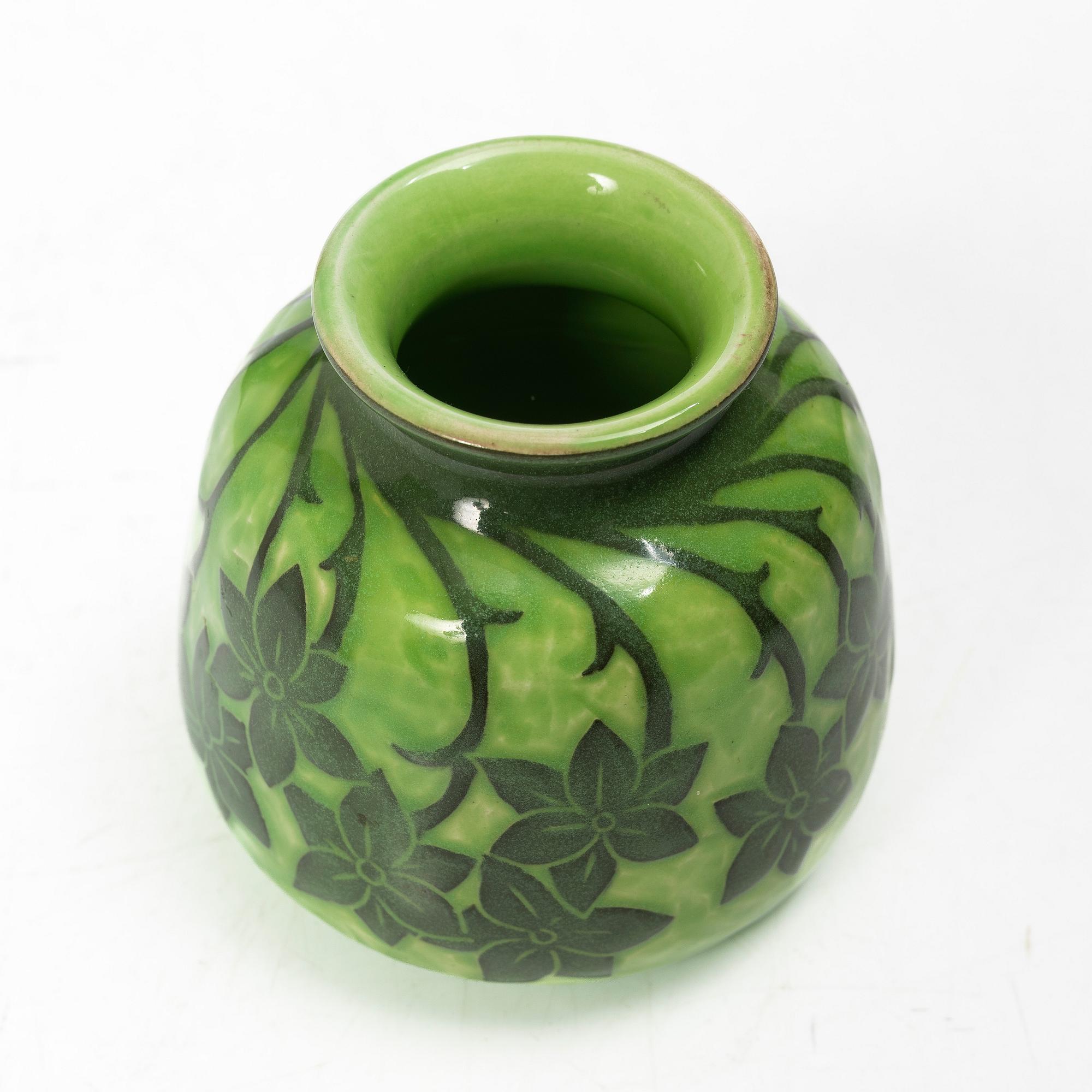 Gunnar G:son Wennerberg, a "sgrafitto" creamware vase, Gustavsberg 1900.