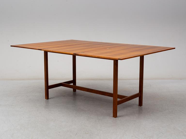 A second half of the 20th century dining table by Karl Erik Ekselius for JOC, Vetlanda.