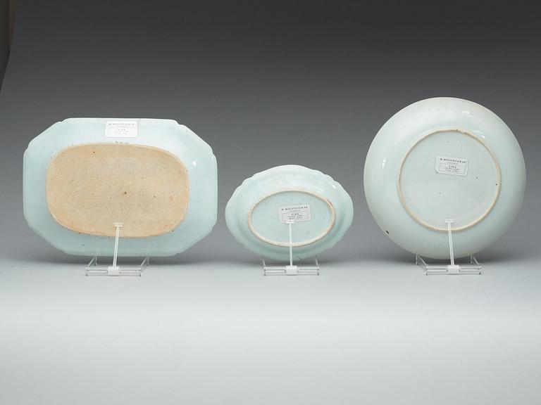 SERVISDELAR, fem stycken, kompaniporslin. Qing dynastin, Qianlong (1736-95).