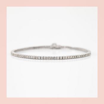 ARMBAND, rivière, 18k vitguld med briljantslipade diamanter tot ca 2.28ct.