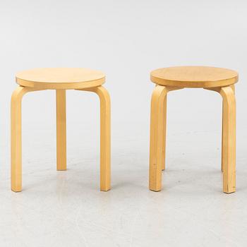 Alvar Aalto, pallar, 2 st, modell 60, Artek, Finland.