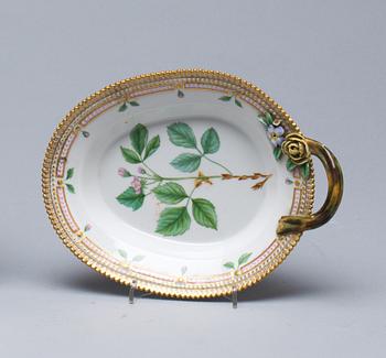 SKÅLFAT, porslin, "Flora Danica ", Royal Copenhagen.