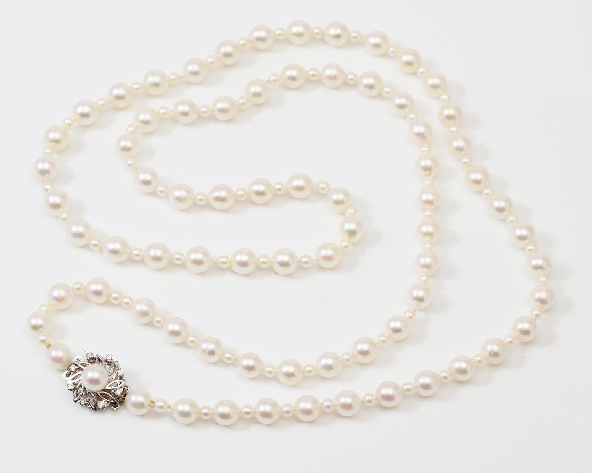 COLLIER, odlade pärlor, lås 18K vitguld.