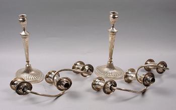 KANDELABRAR, ett par, nysilver, England.