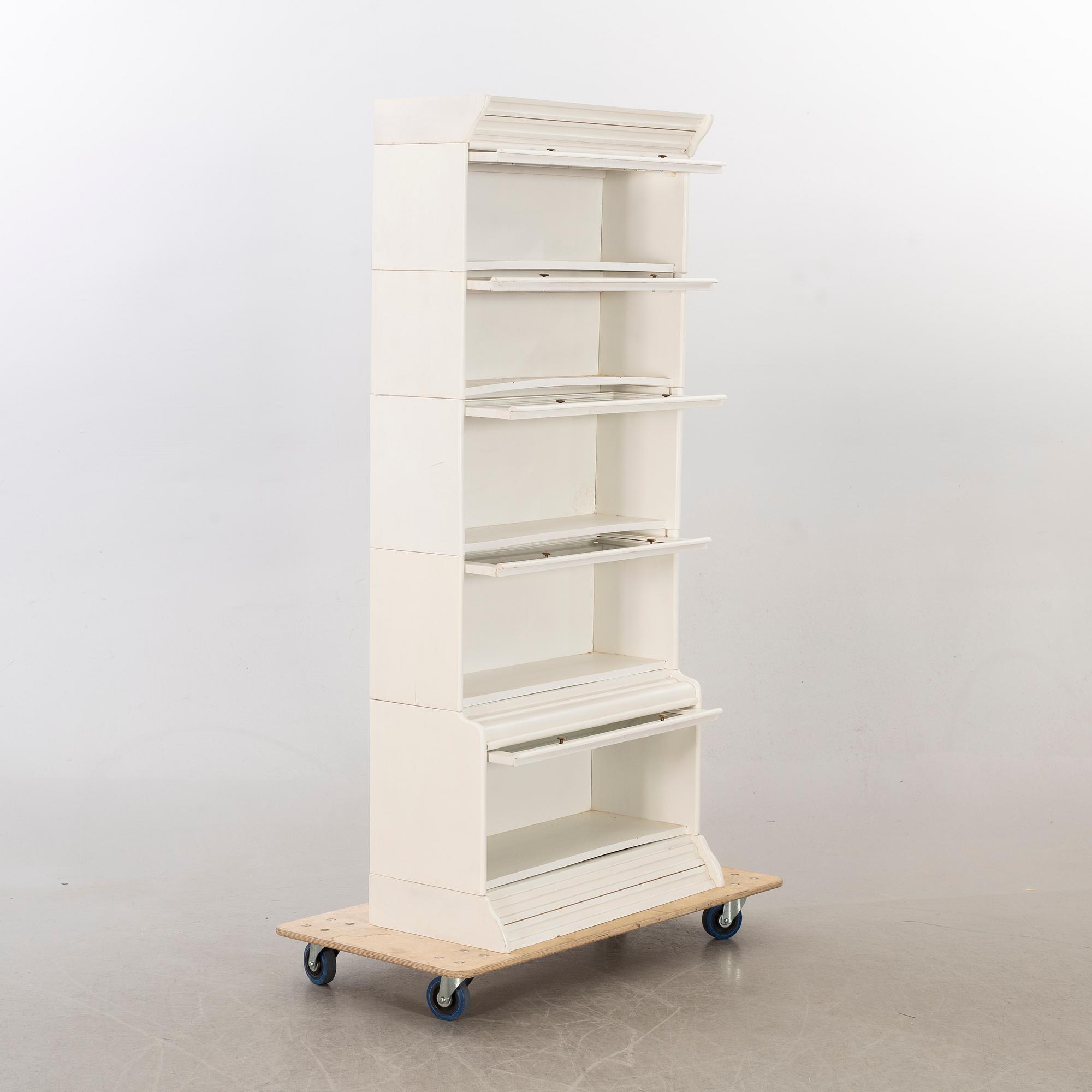 VITRINSKÅP modern tillverkning.