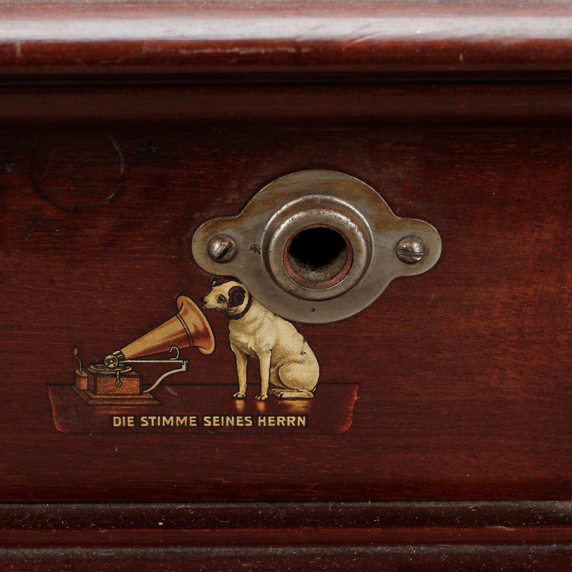 GRAMMOFONSPELARE, England, daterad -29.