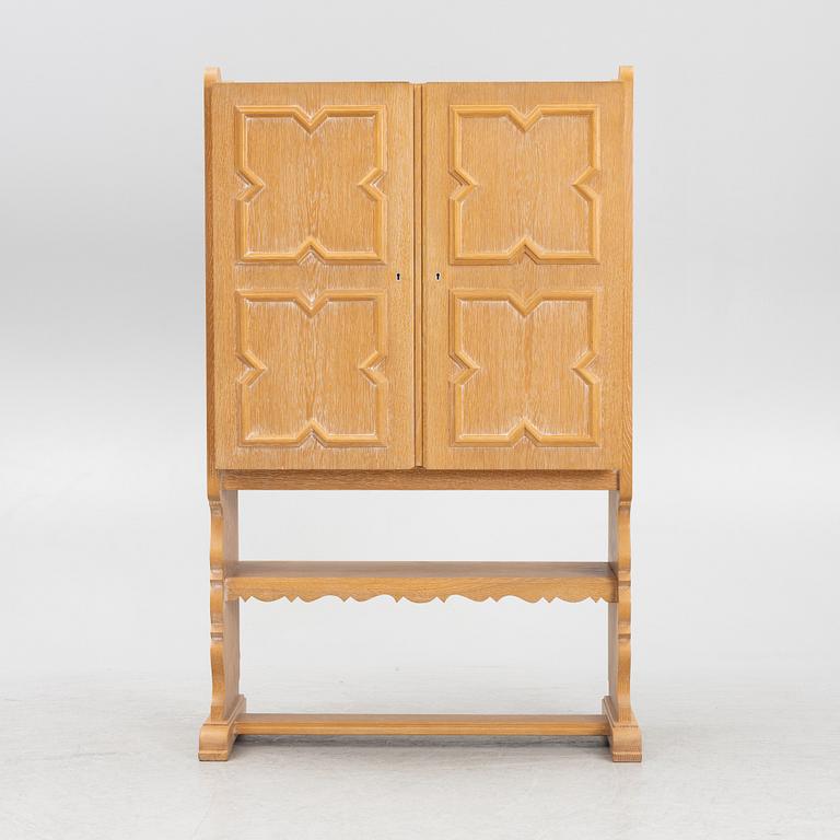 An oak cabinet, Swedish Modern, 1940's/50's.