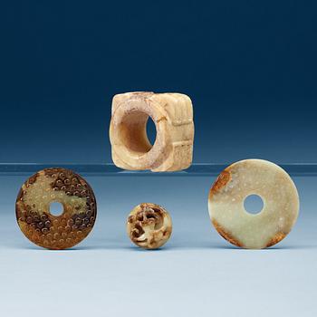 1461. A Chinese archaistic nephrite Zong and two nephrite Bi discs.