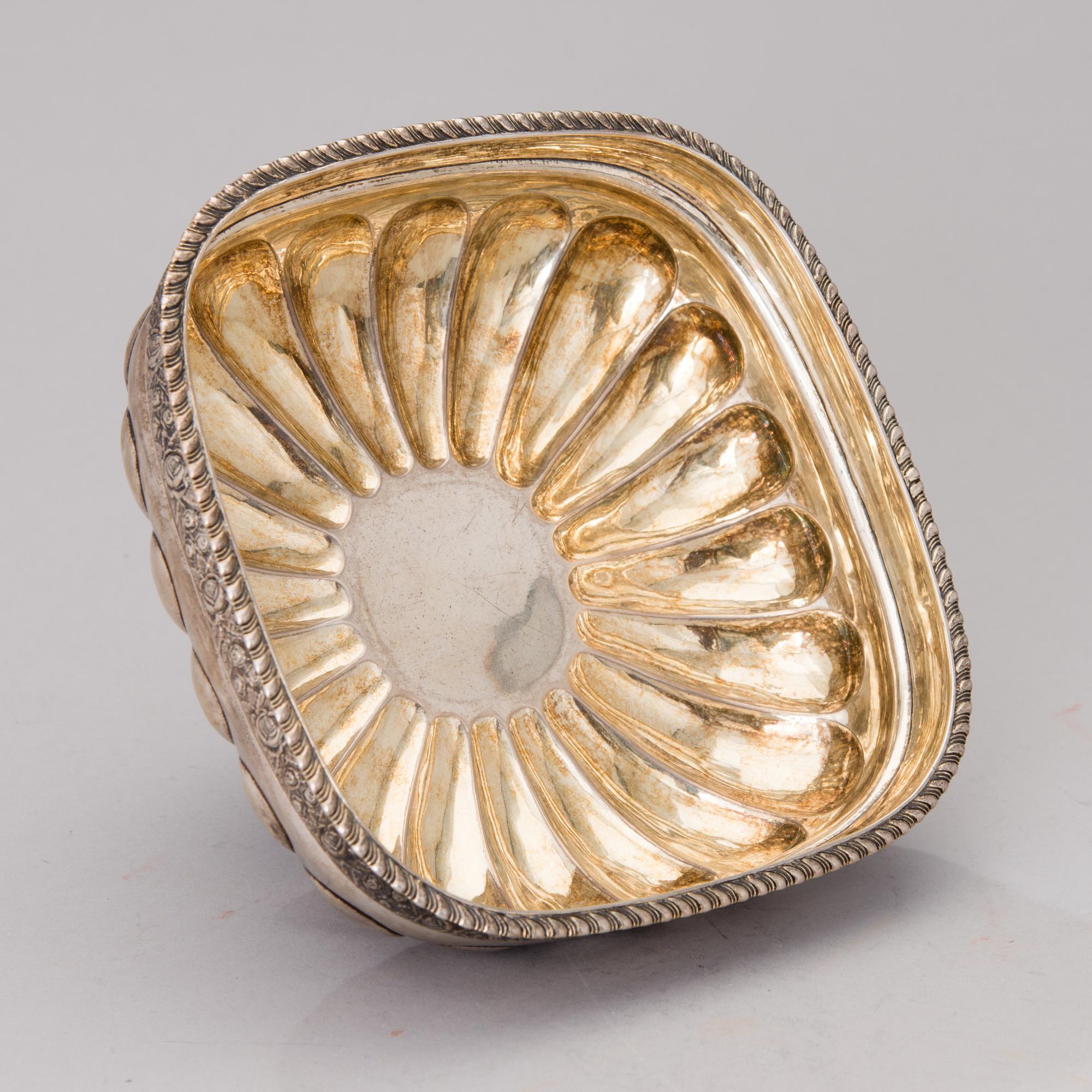 A RUSSIAN SILVER BOWL, Carl Savary, St:Petersburg 1830.