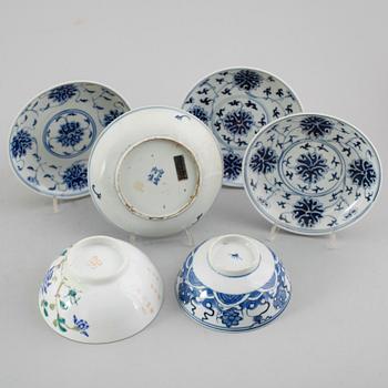 SAMLING OSTINDISKA FÖREMÅL, 6 delar, porslin, Kina, 1800/1900-tal.