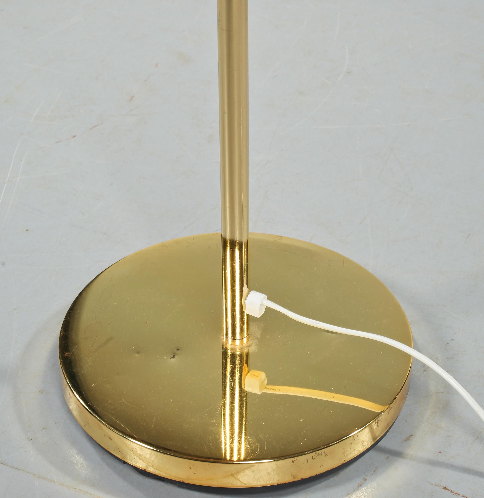 GOLVLAMPA, 1900-talets andra hälft.