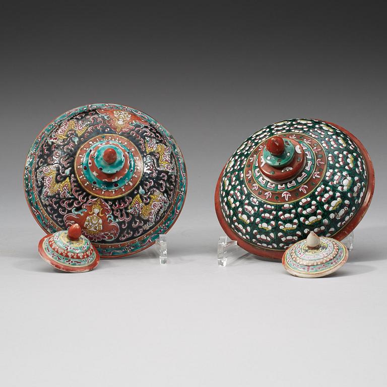 A group of Bencharong porcelain bowls, China for the Thai Market, Ayutthaya Period, 18th/19th Century.