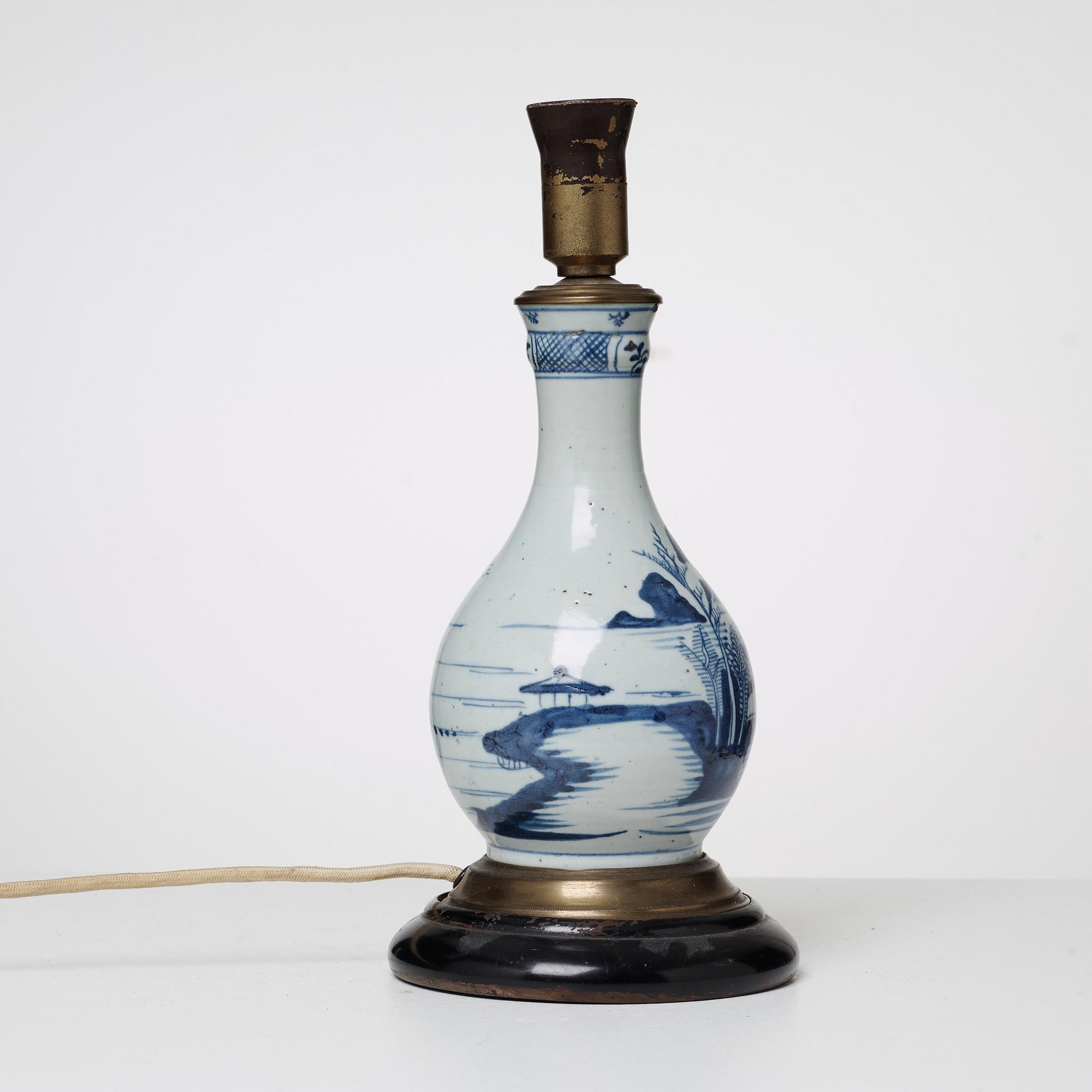 BORDSLAMPA, porslin, Kina 1800-tal.