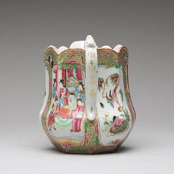 A famille rose Canton ewer, Qing dynasty, 19th Century.