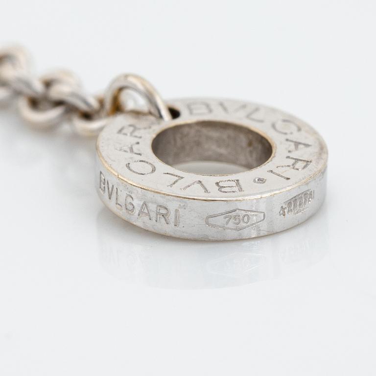A Bulgari "Parentesi" pendant with a chain.